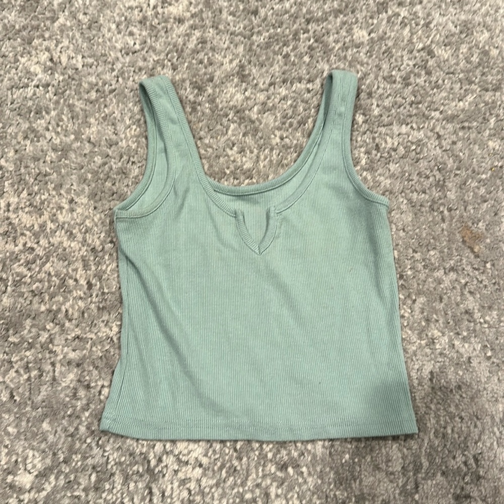 unbranded top , is definitely a size small :)